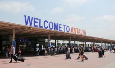 Wirtschaftlicher Transfer am Flughafen Antalya